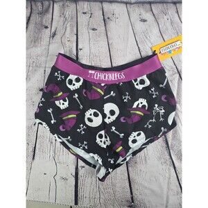 Chicknlegs Men's Medium Purple Skull Print 2' Split Shorts